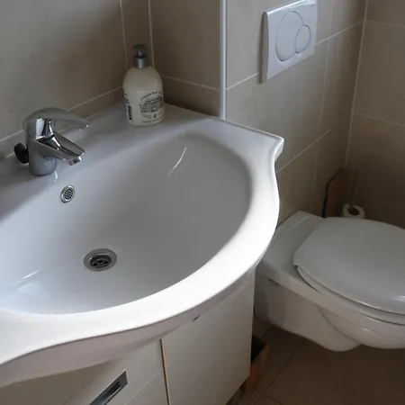 Joli à Louer à La Belge